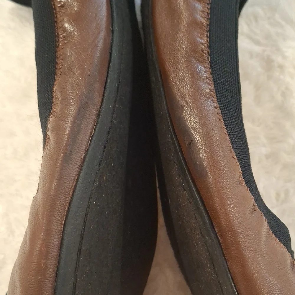 Tory Burch Brown and Black Flats with Gold Medallion - Picture 7 of 9